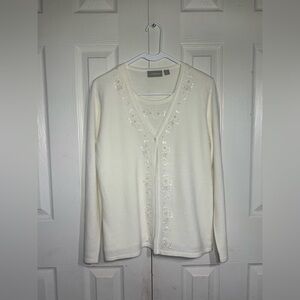 Women’s Medium Croft & Barrow Cream Beaded Cardigan‎ Vneck  Long Sleeve Shirt